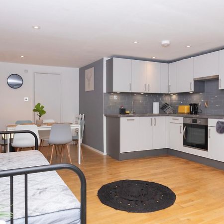 Cosy Ground Floor Apartment Londra Dış mekan fotoğraf